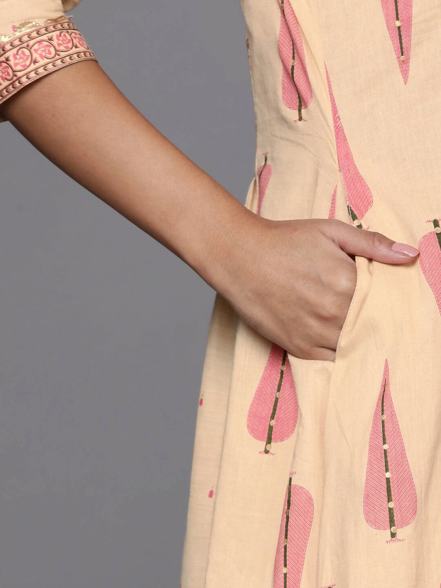 Ahalyaa Women Cream-Coloured & Pink Floral Print Pure Cotton Anarkali Kurta with Palazzos