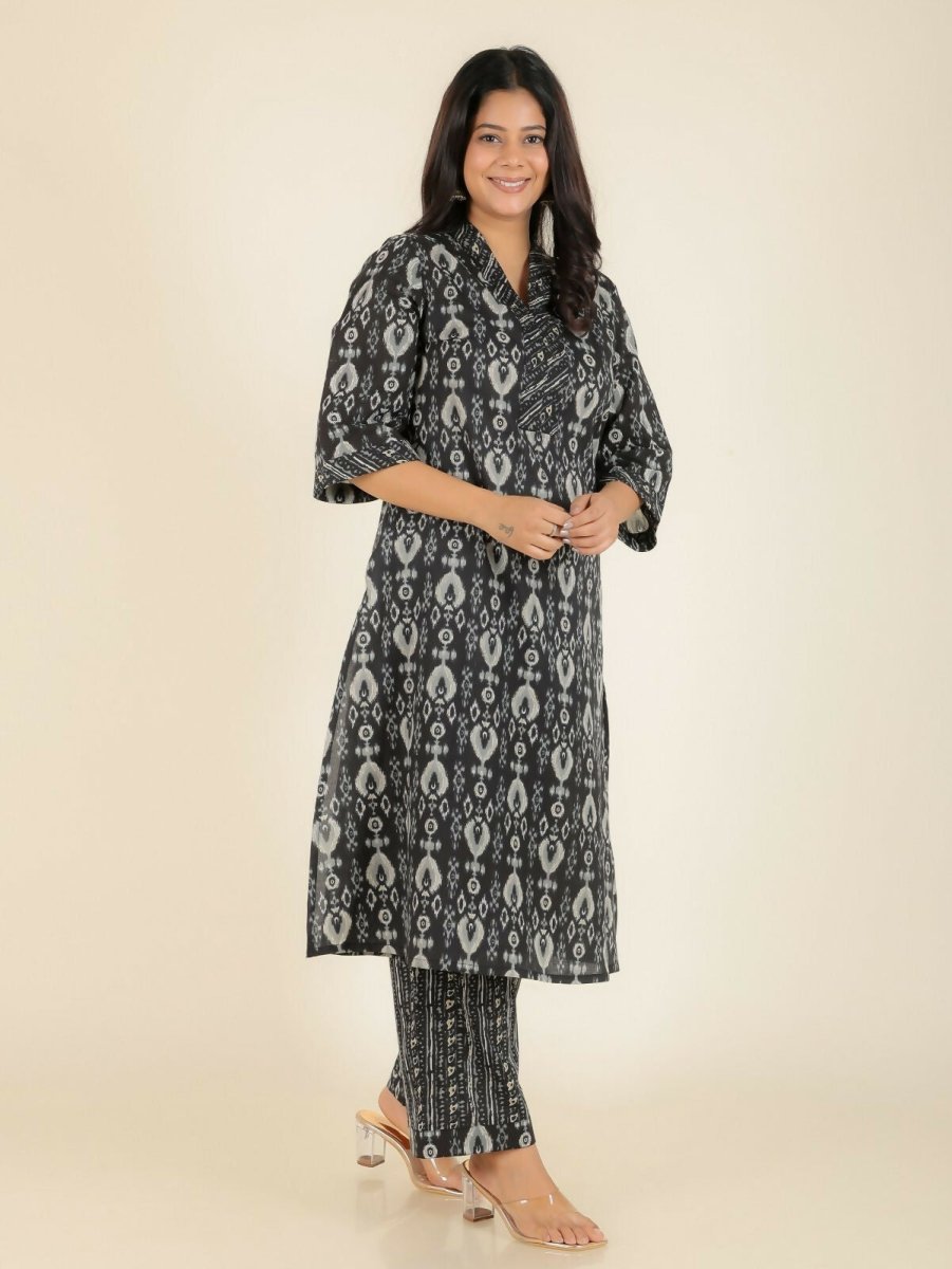 Aramya Black Soft Cotton Ikat Straight Kurta for Women