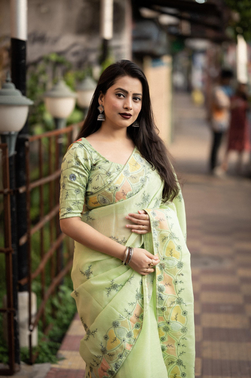 Green Pure Linen Ethnic Motifs Saree with Unstitched Blouse - Hiral Fashion