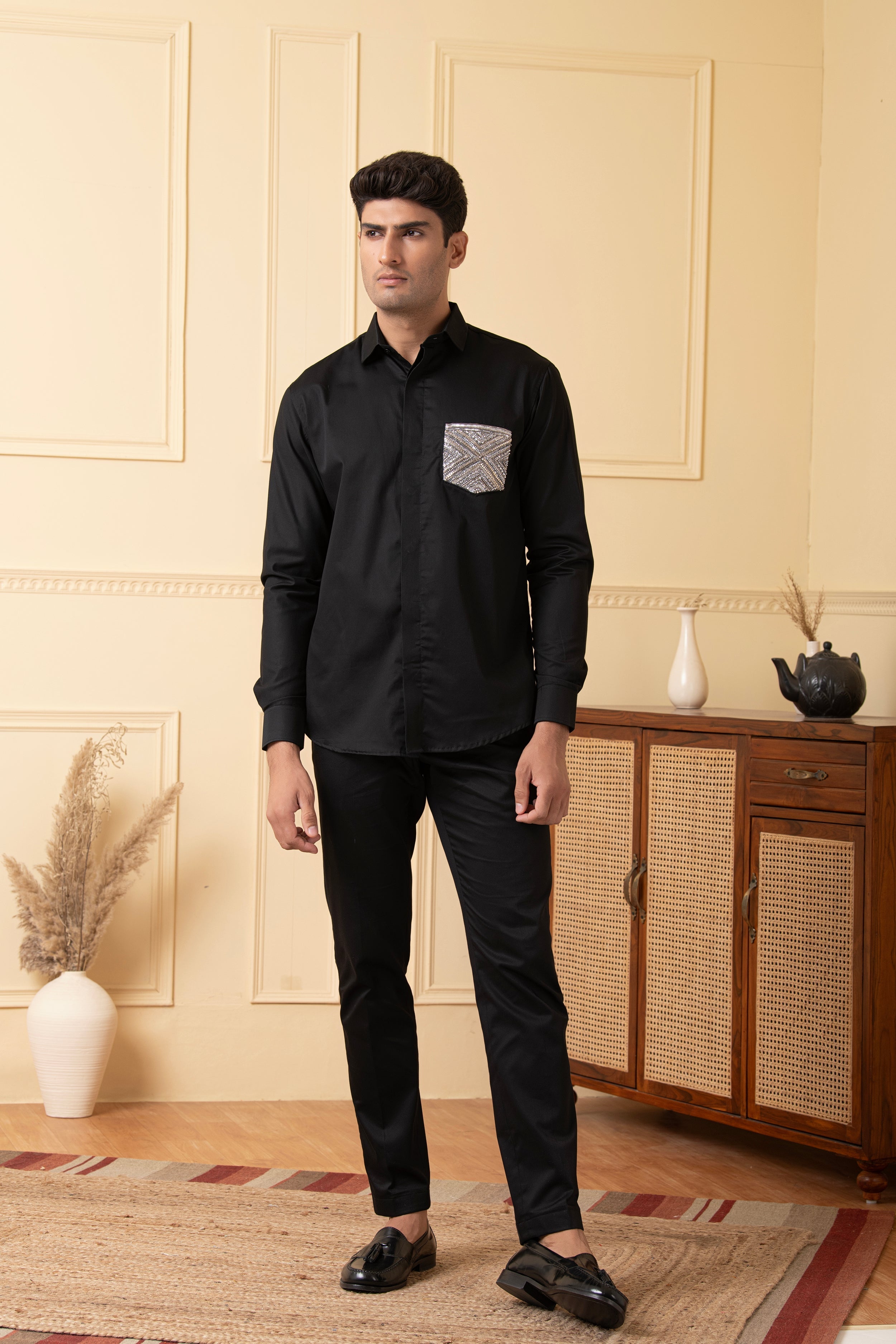 Pocket Embroidery Shirt by Hilo Design