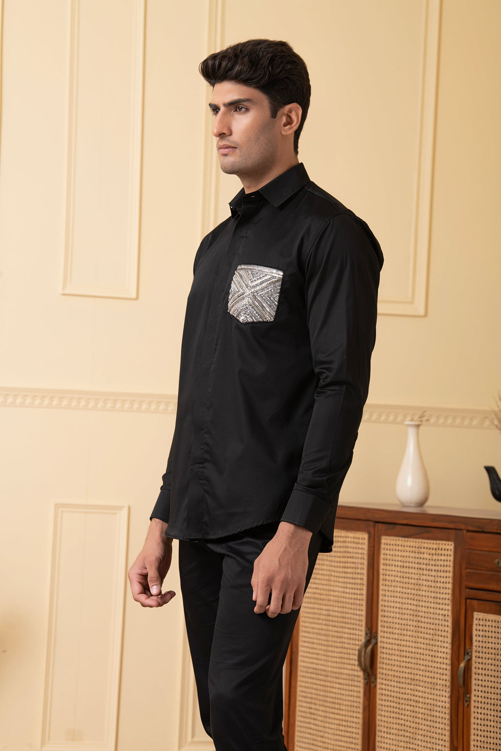 Pocket Embroidery Shirt by Hilo Design