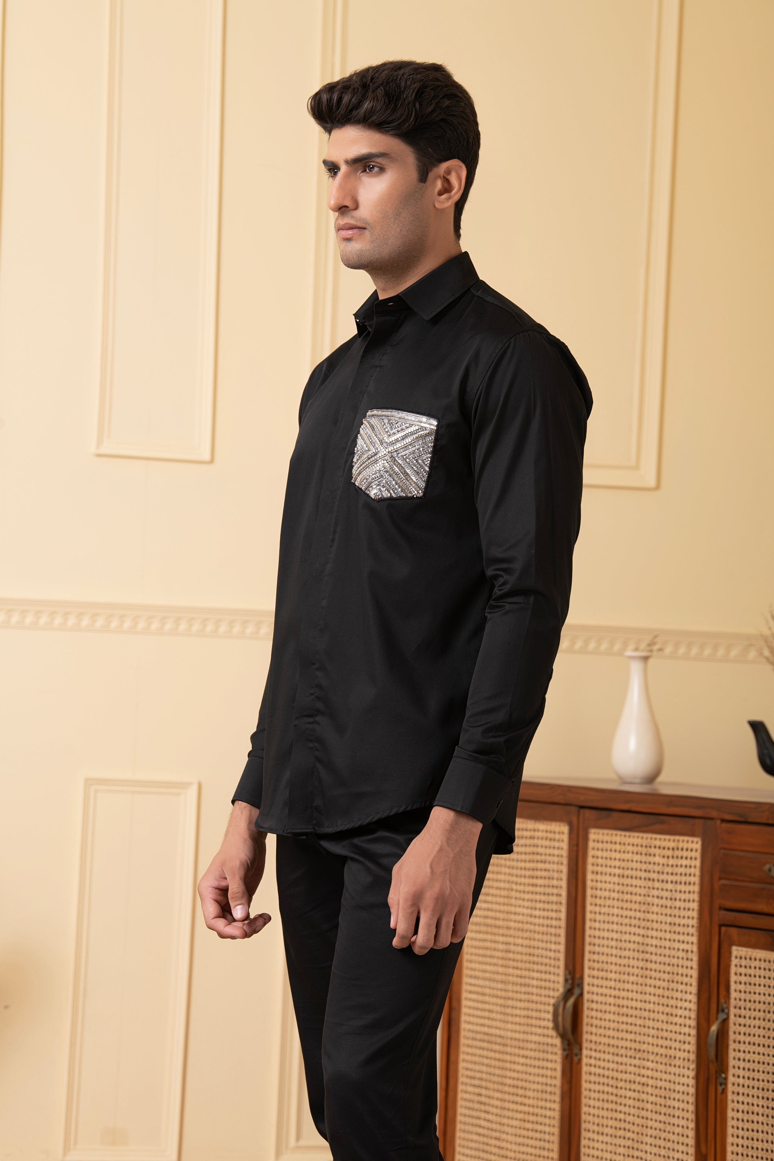 Pocket Embroidery Shirt by Hilo Design