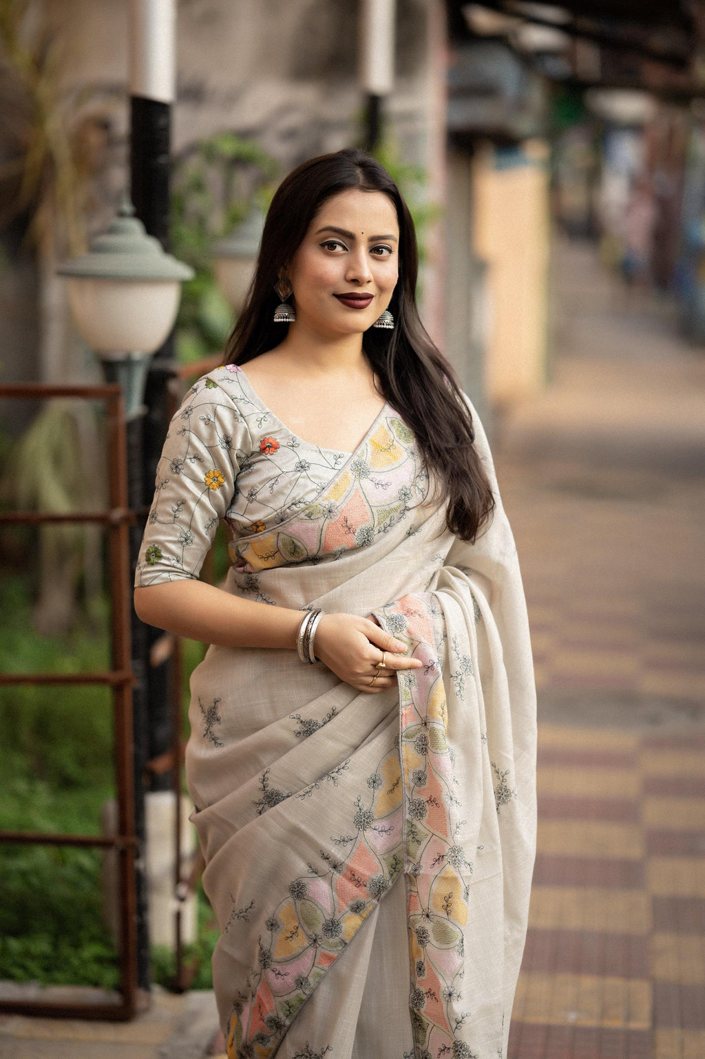 Grey Pure Linen Ethnic Motifs Saree with Unstitched Blouse - A2M