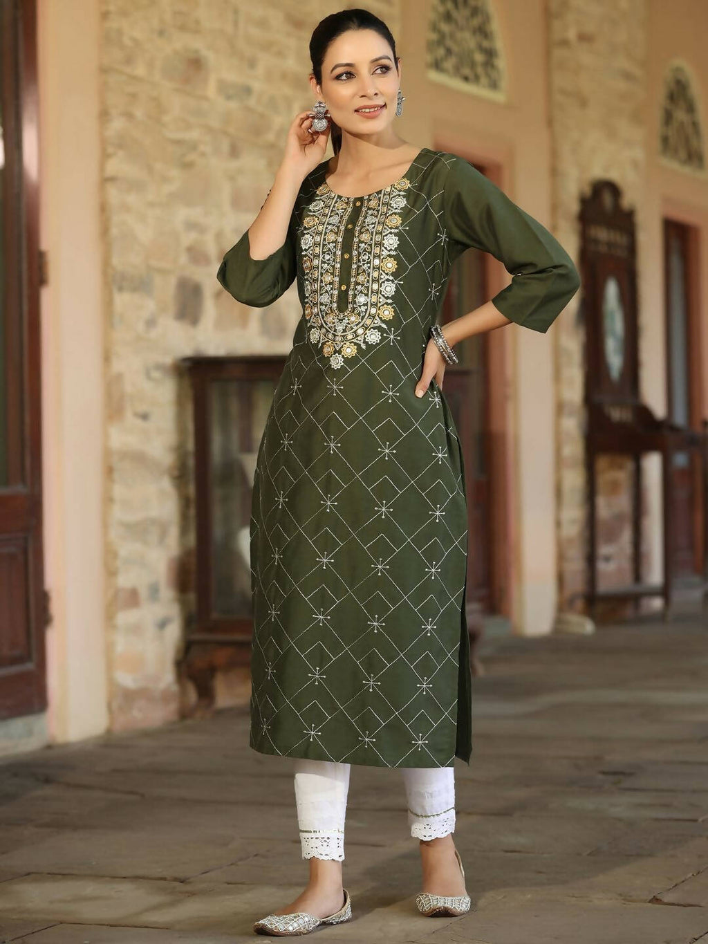 Juniper Women's Green Chinnon Printed Kurta