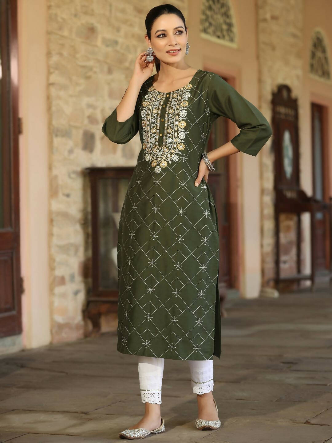 Juniper Women's Green Chinnon Printed Kurta
