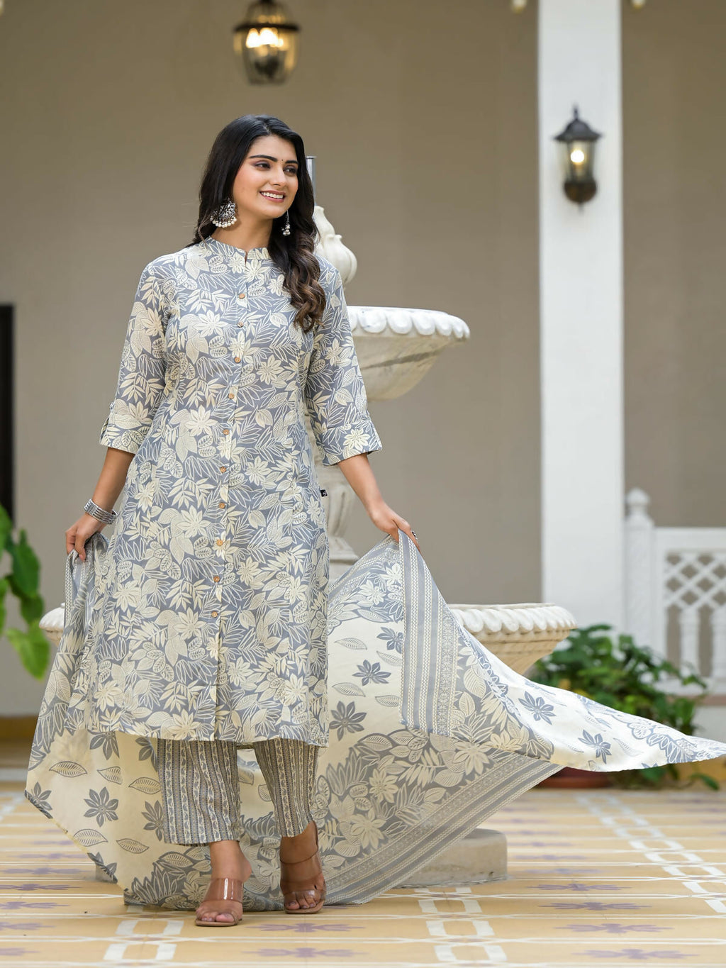 Juniper Women's Grey Floral Printed Cotton Kurta Set With Buttons
