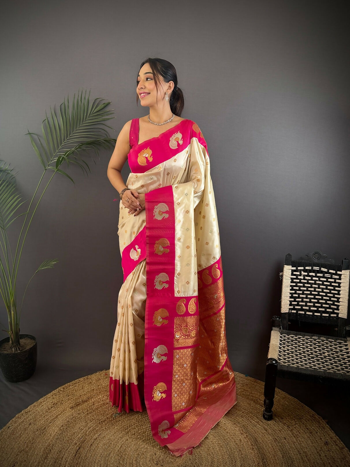 Joban Fashion Pink Butti Banarasi Silk Sarees