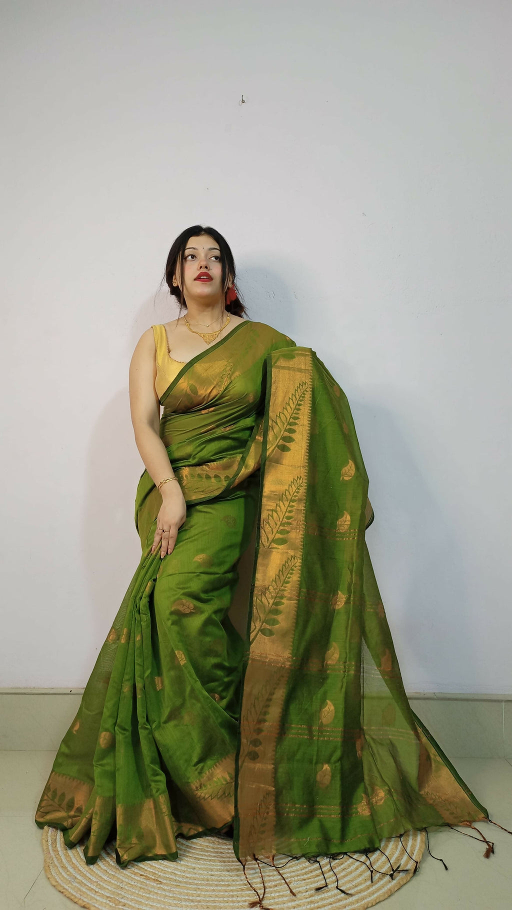 Exclusive Collection Beautiful Olive Green Cotton Silk Woven Handloom Saree With Running Blouse Piece