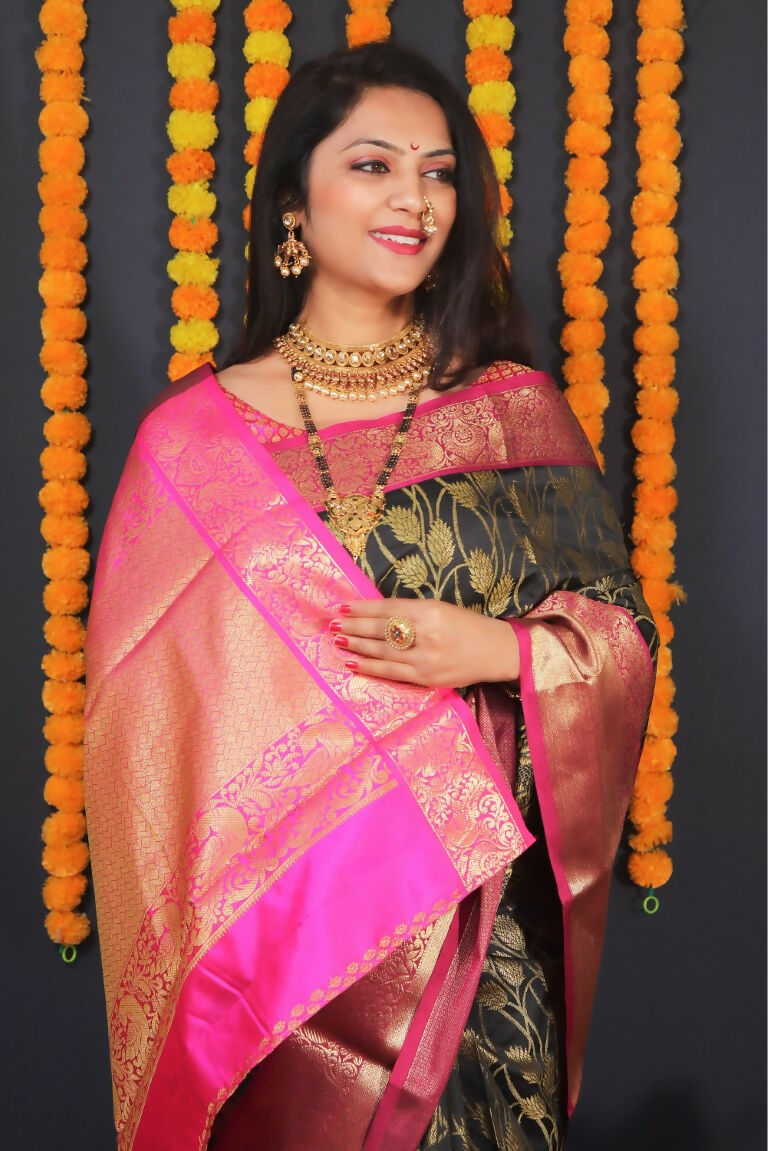 Jyoti Fashion Women's Black Kanjivaram Silk Zari Woven Saree with Blouse