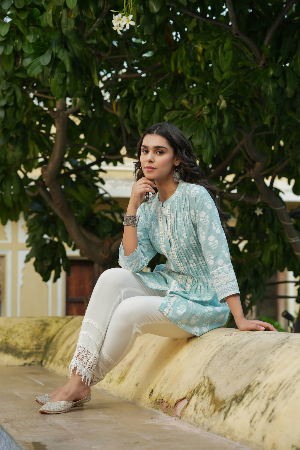 Juniper Women's Skyblue Cambric Placement Floral Printed Tunic