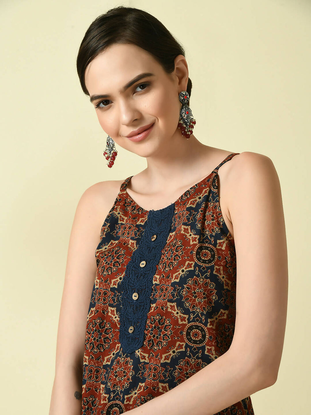 Myshka Women's Multi Straight Kurta & Trousers
