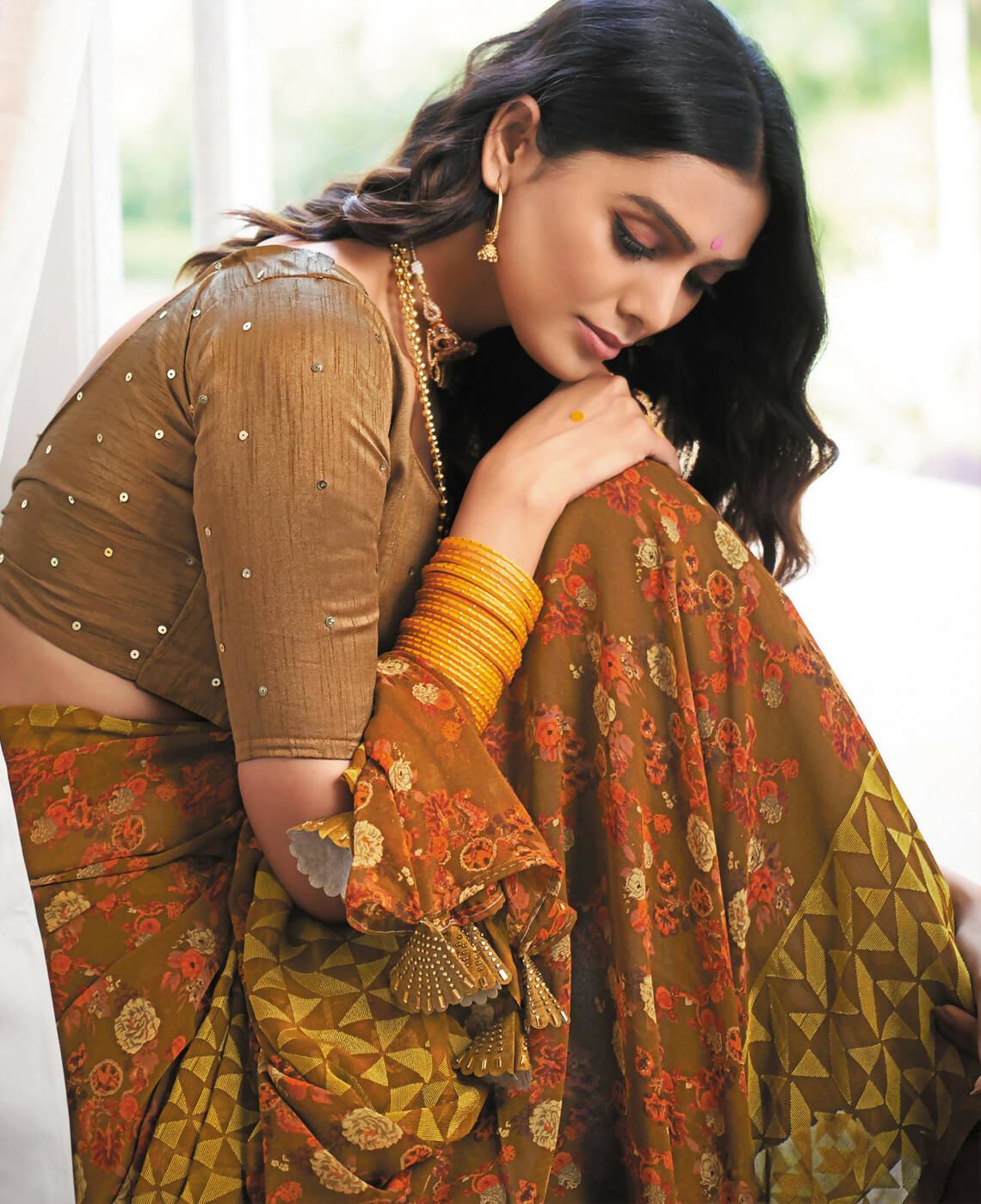 Brown Georgette Brasso Floral Printed Saree With Unstitched Blouse Piece - Zyanya