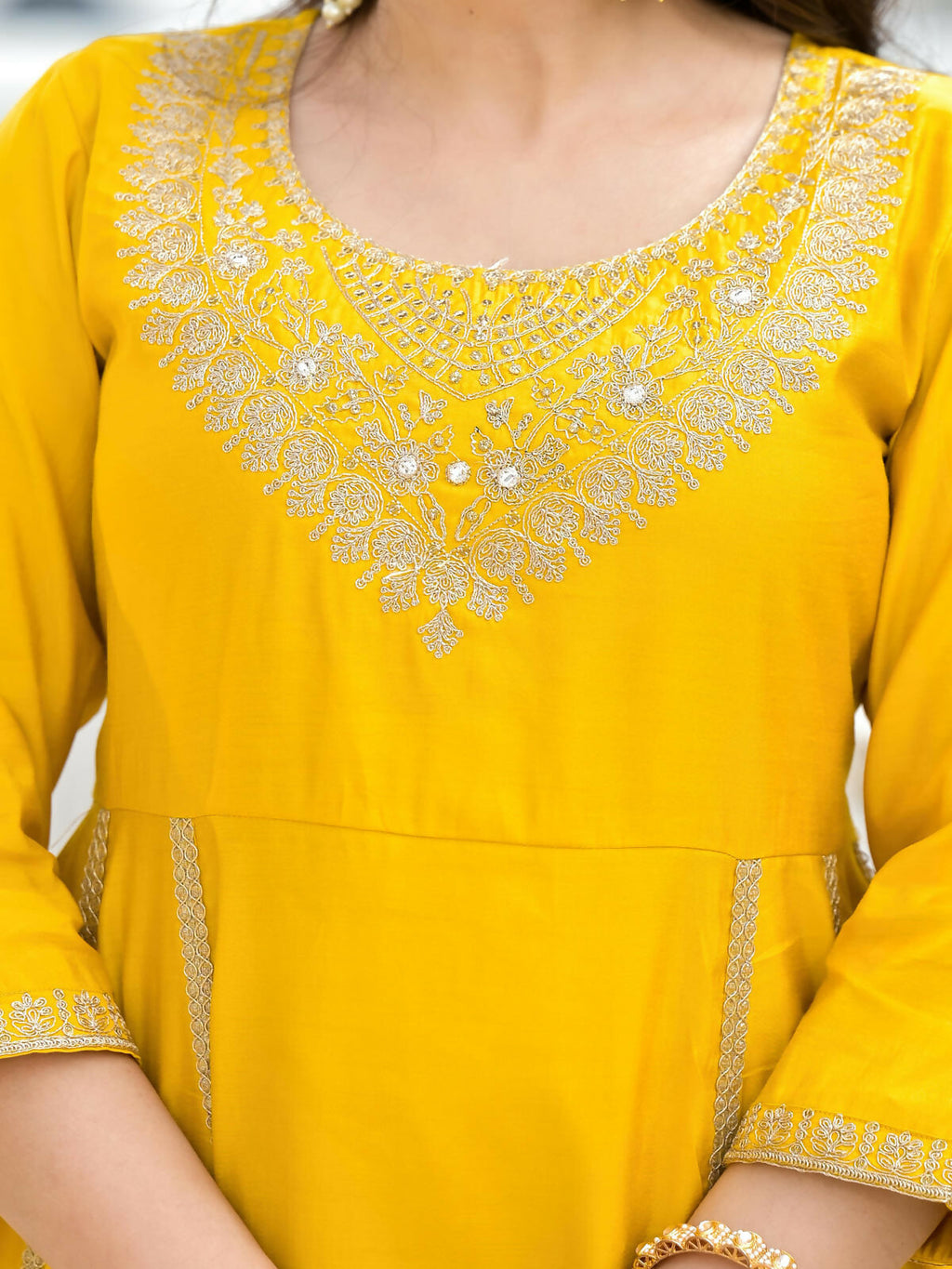 Juniper Women's Mustard Solid Viscose Kurta & Pant Set With Zari & Mirror Work