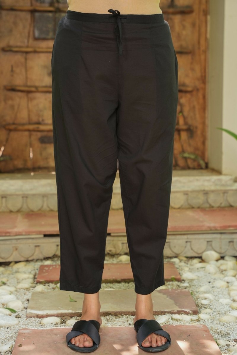Aramya Straight Soft Cotton Solid Women's Kurta Set - Black