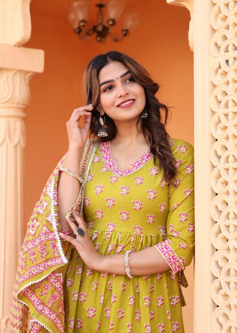 Alvano Printed Naira Cut Kurti Kurti with Pant and Dupatta Set for Women's and Girls Cotton