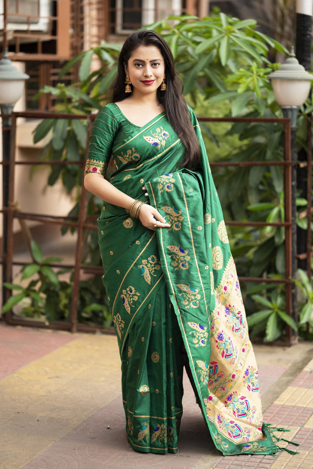 Green Pure Silk Woven Design Saree with Unstitched Blouse - A2M