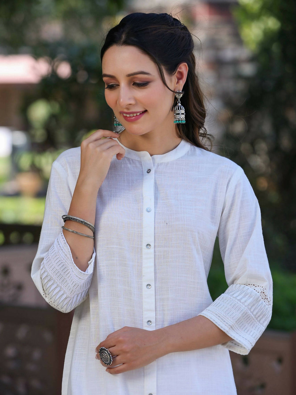 Juniper Women's White Cotton Slub Embroidered Straight Kurta