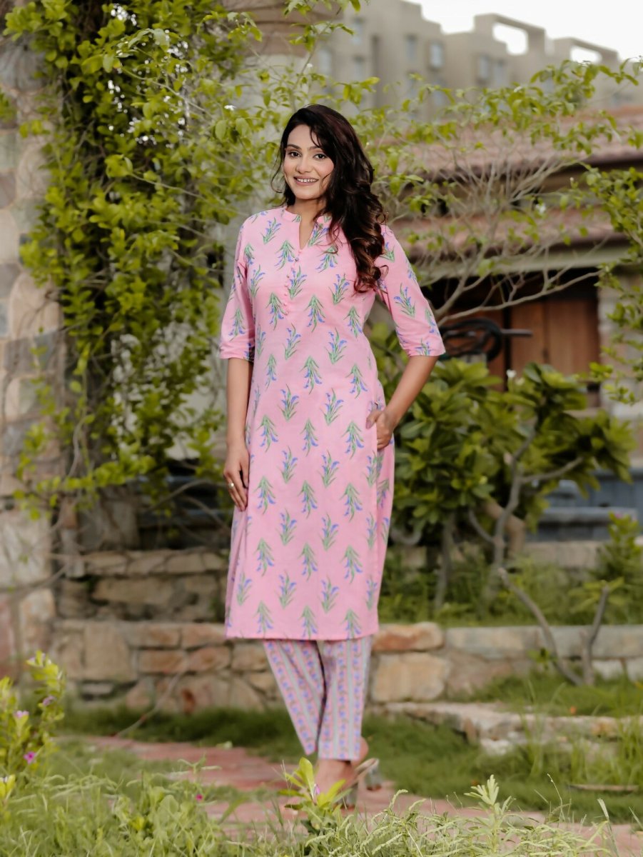 Aramya Straight Soft Cotton Floral Print Women's Kurta - Pink