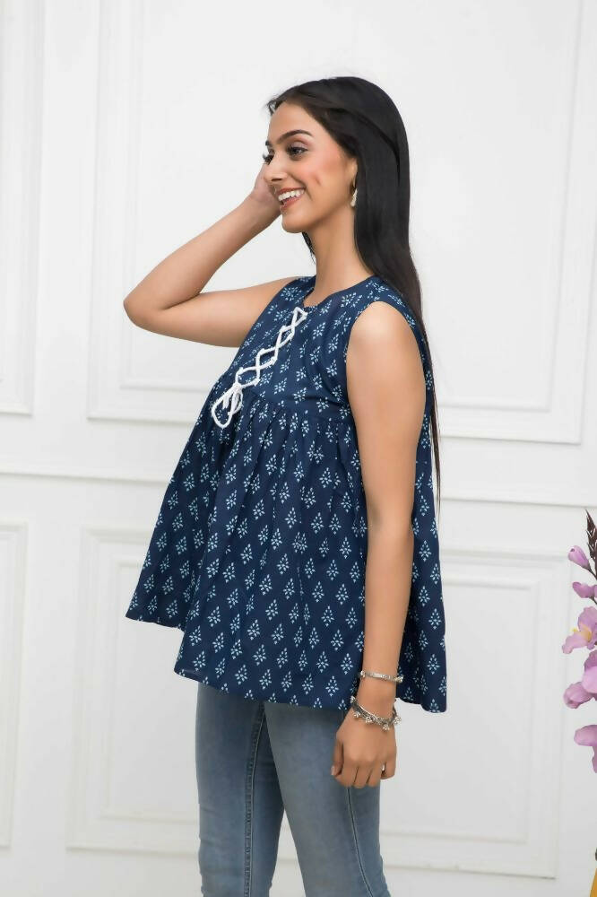 Myshka Women Blue Solid Round Neck Regular Sleeves Pure Cotton Top