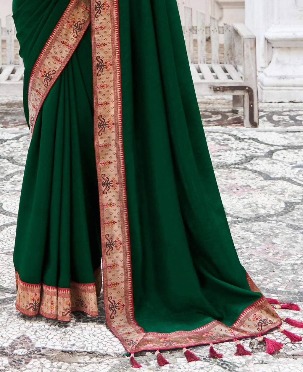 Green Vichitra Solid Saree With Unstitched Blouse Piece - Juhi