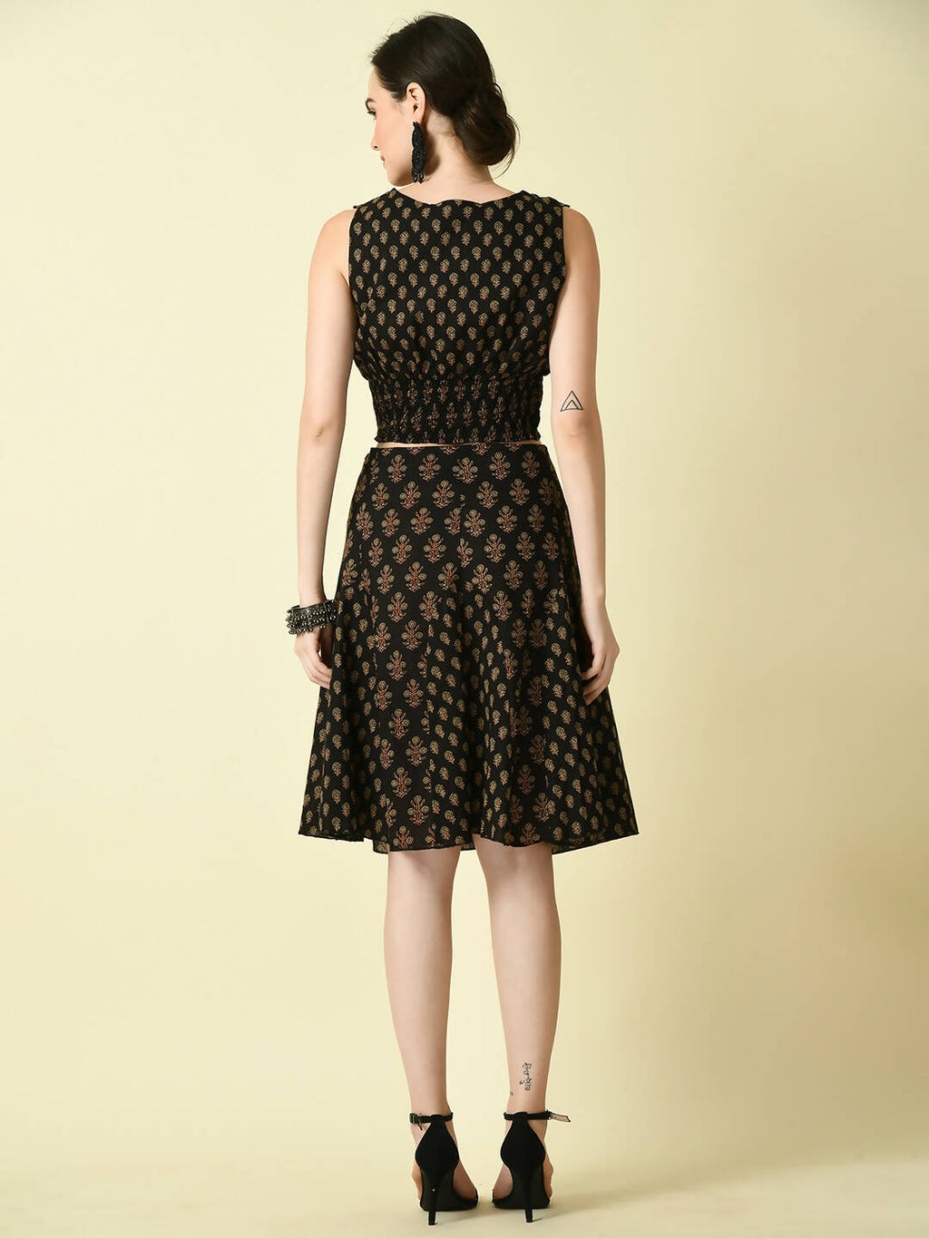 Myshka Women's Black Round Neck Top With Skirt
