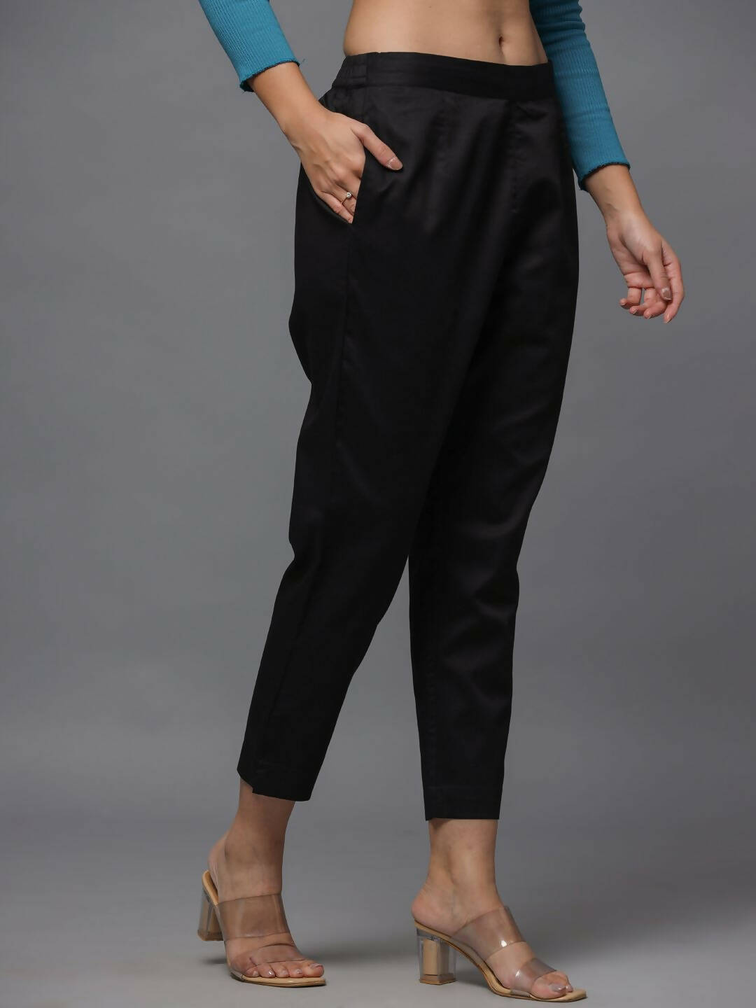 Juniper Women's Black Solid Straight Slim Pant