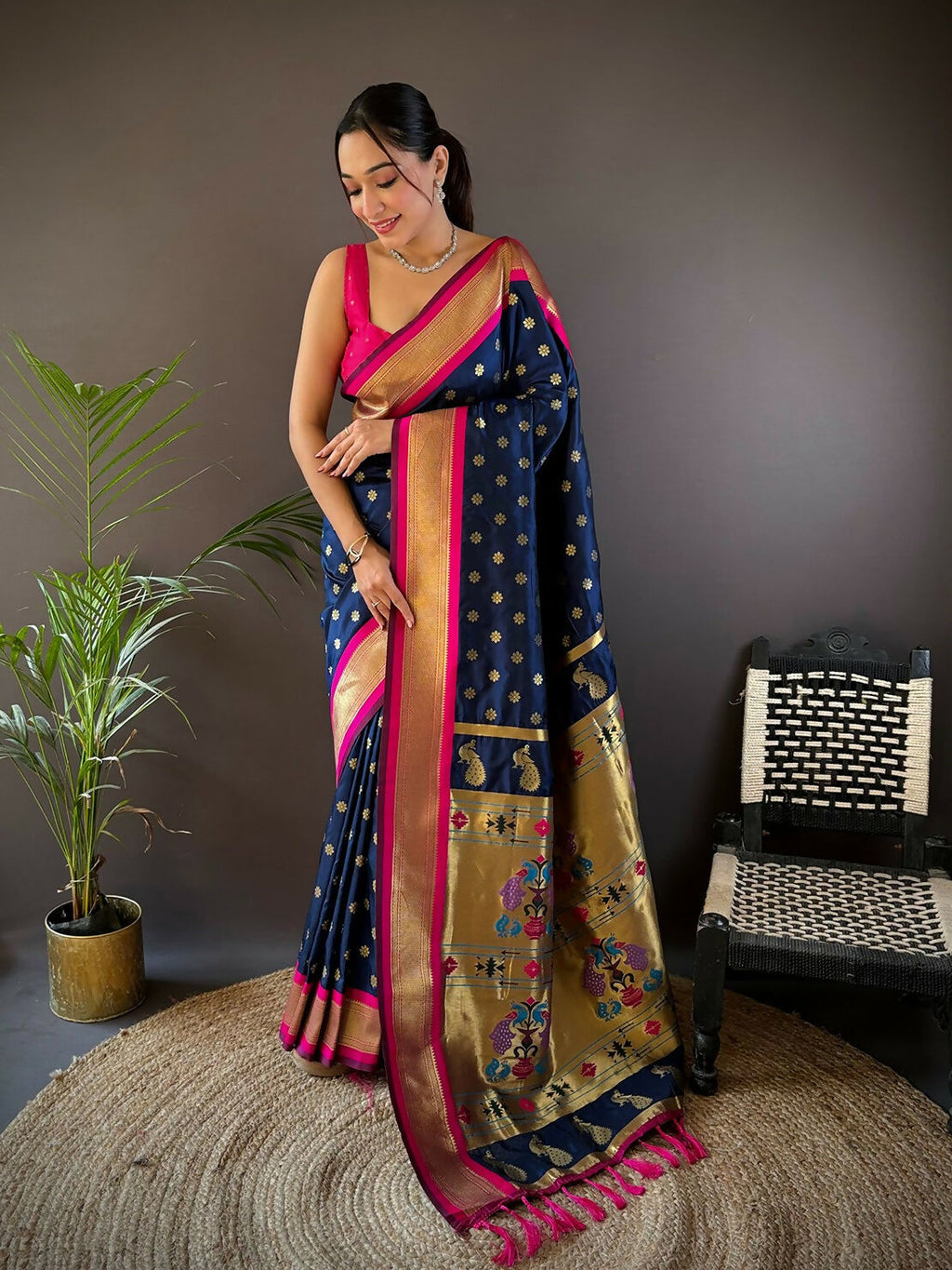 Joban Fashion Pink Butti Kanchipuram silk Sarees