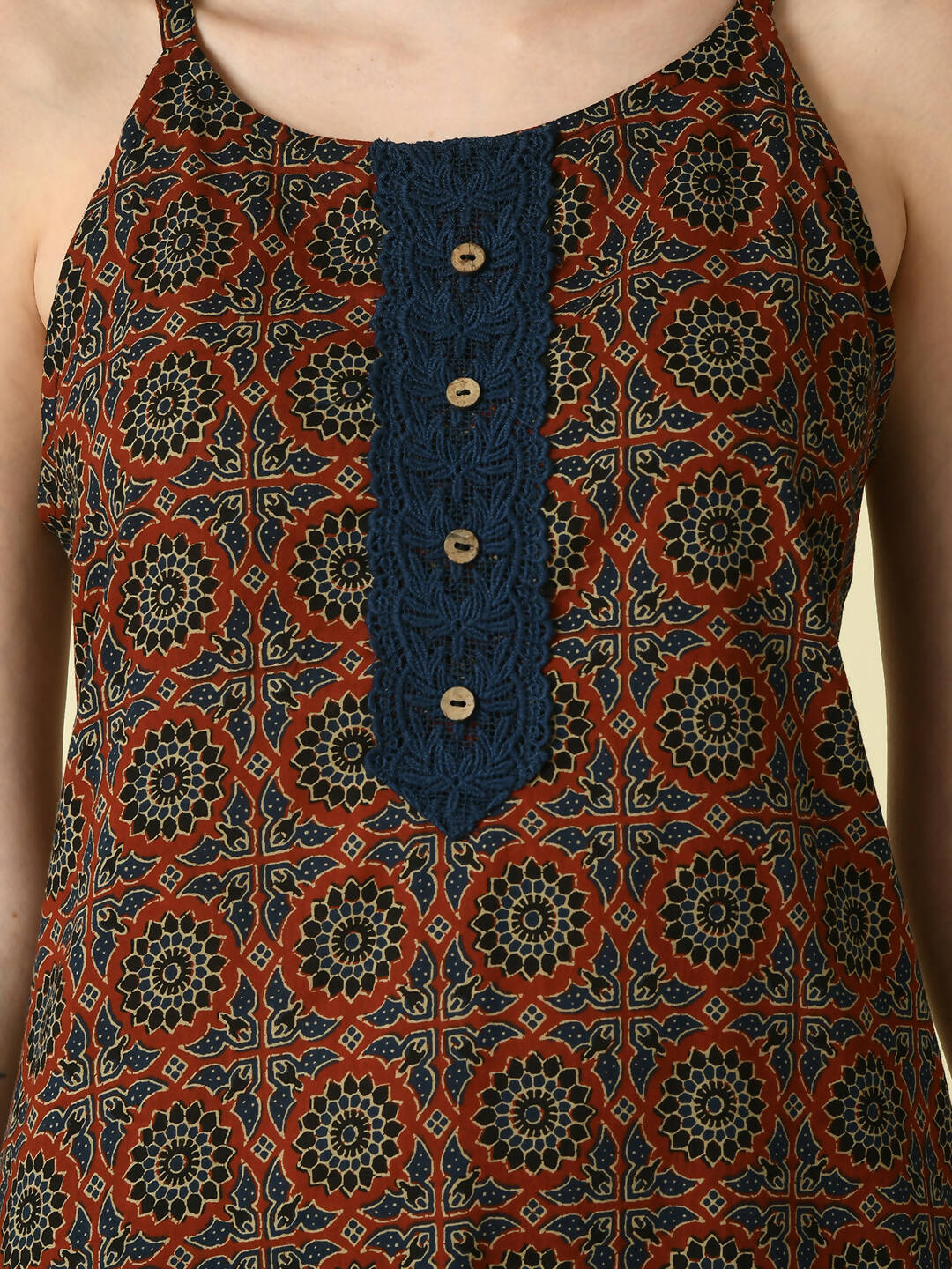 Myshka Women's Multi Straight Kurta & Trousers