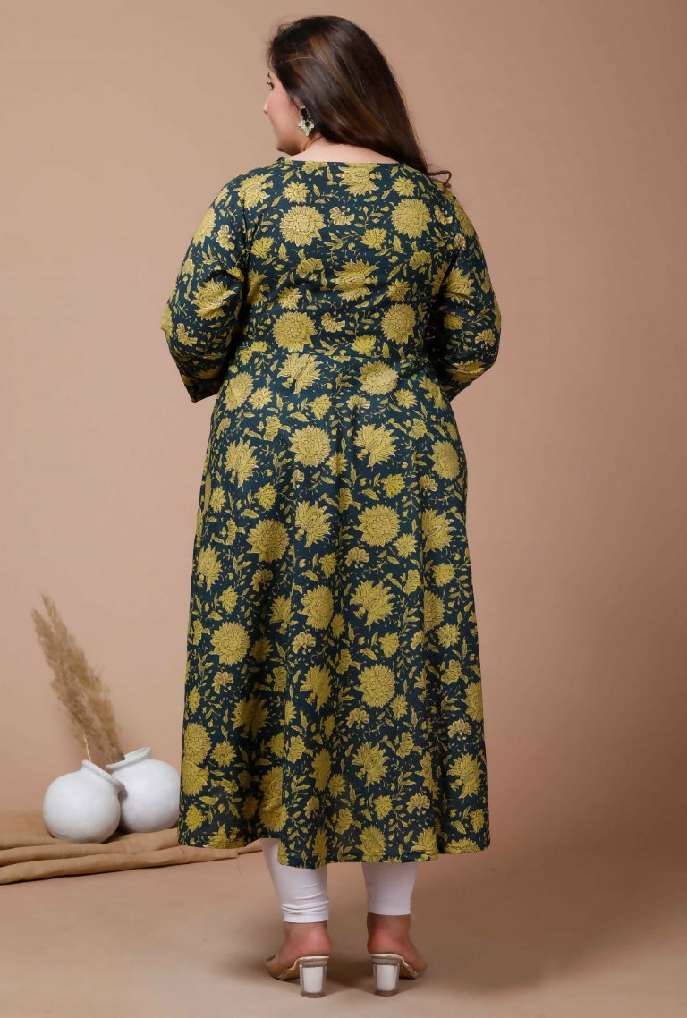 Miravan Women's Plus Size Floral Green Printed Cotton Anarkali Kurta With Dupatta