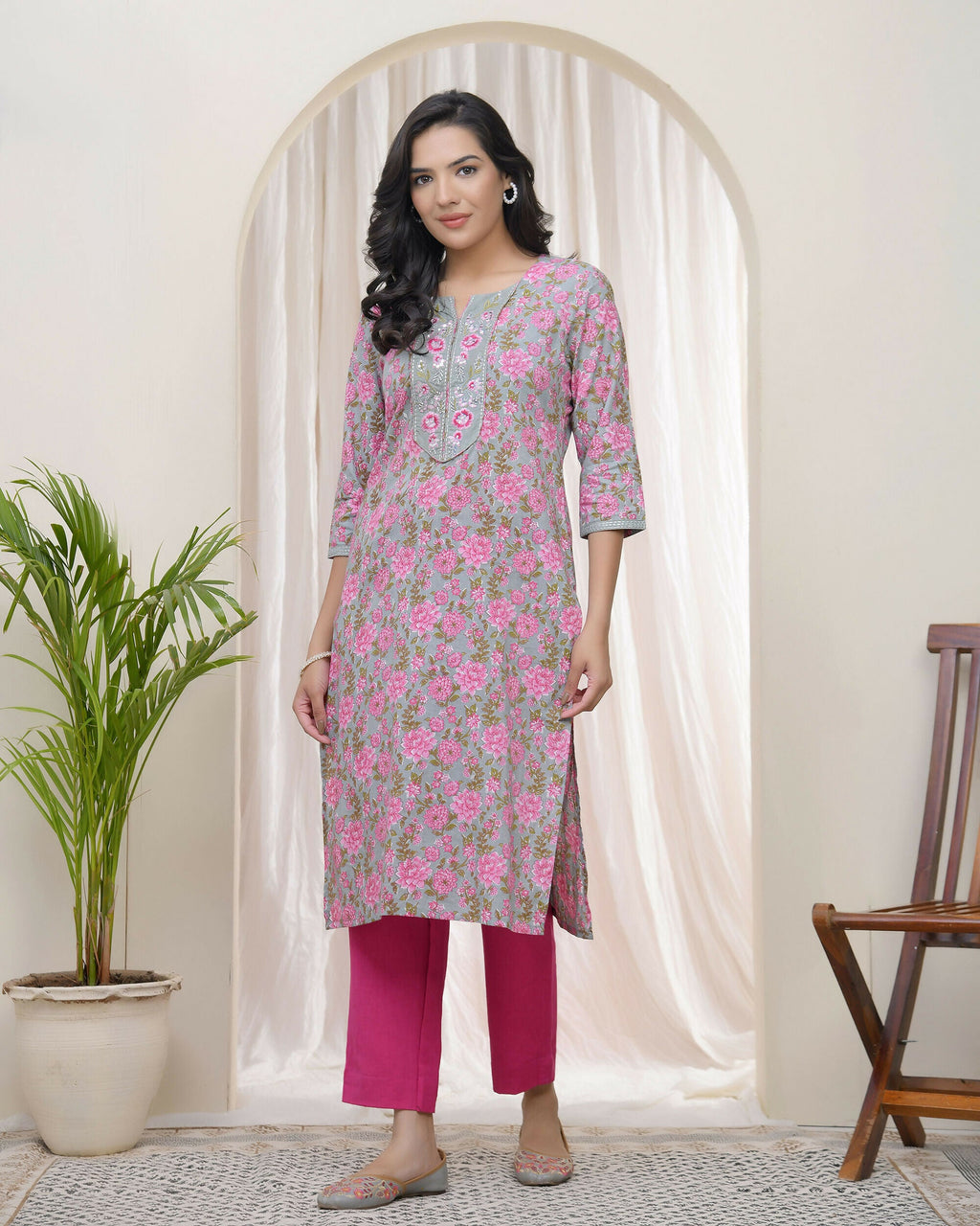 Vaasva Women Grey Cotton Printed Straight Kurti With Pant
