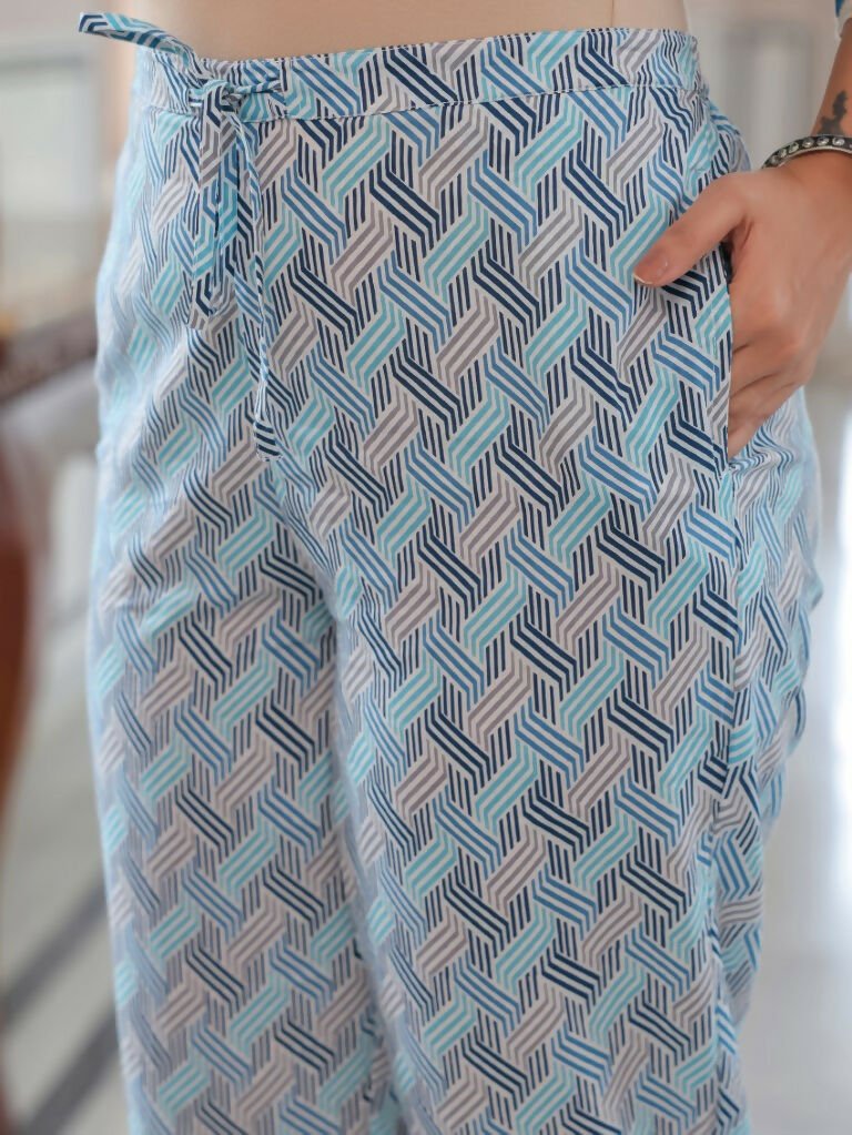Aramya Straight Soft Cotton Floral Print Women's Kurta Set - Blue
