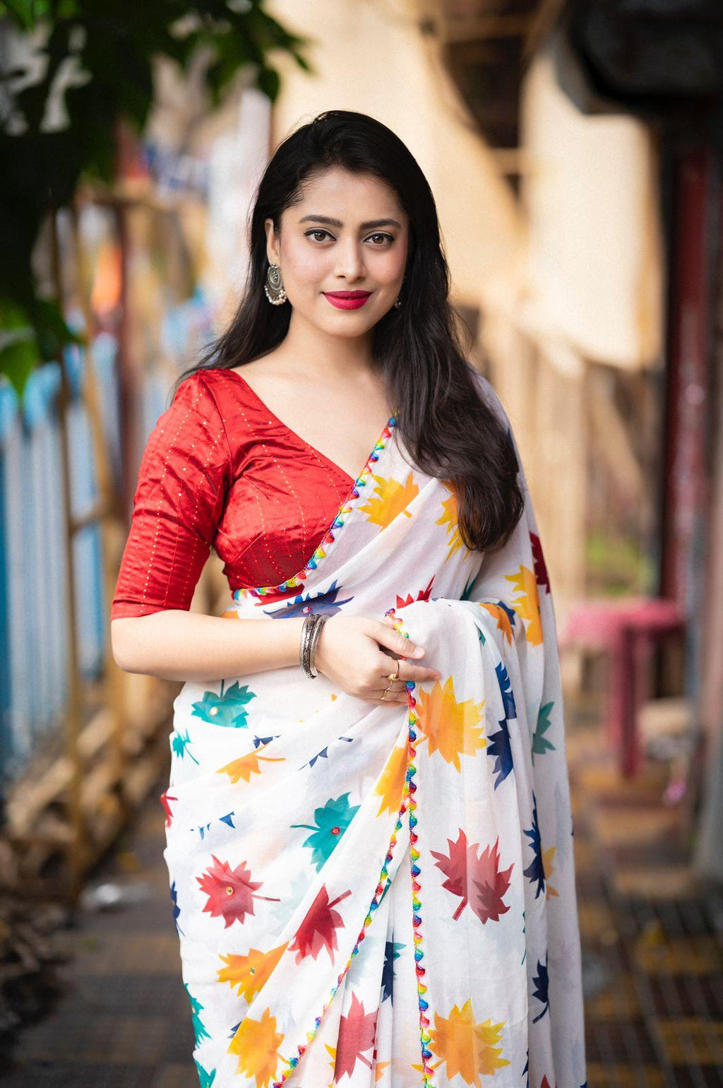 White Poly Georgette Ethnic Motifs Saree with Unstitched Blouse - A2M
