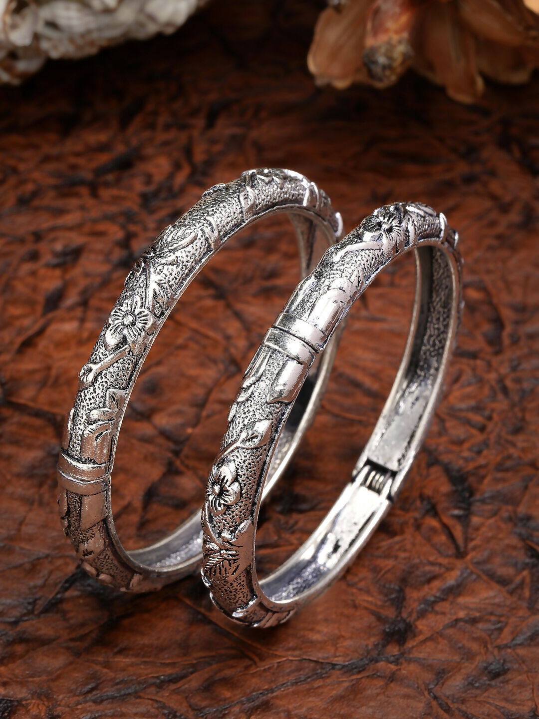 NVR Women's Set of 2 Silver-Toned German Silver Floral Oxidised Kada Bangle