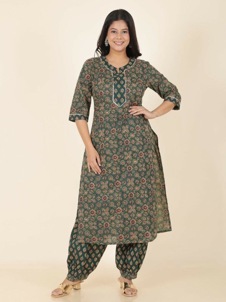 Aramya Green Soft Cotton Floral Print Straight Kurta Set for Women