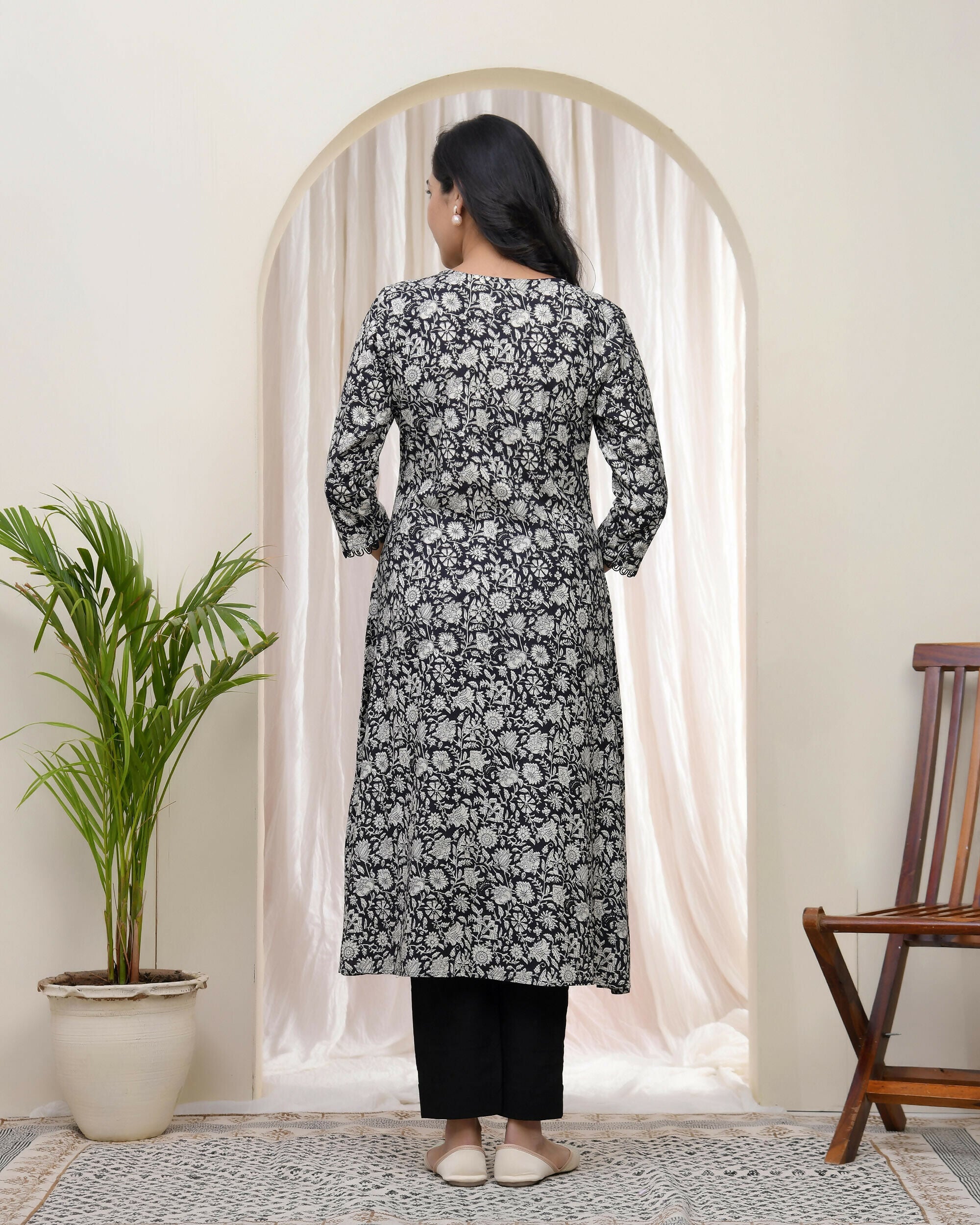 Vaasvablack Floral Cotton Printed Gathered Kurti With Pant