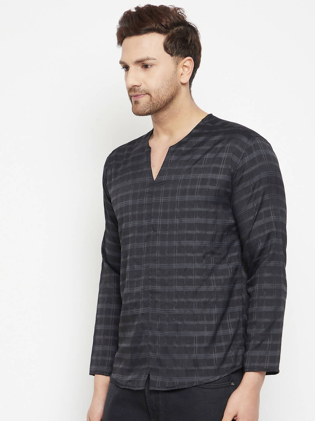 Even Apparels Black Color Viscose Men's Kurta With Slit Neckline