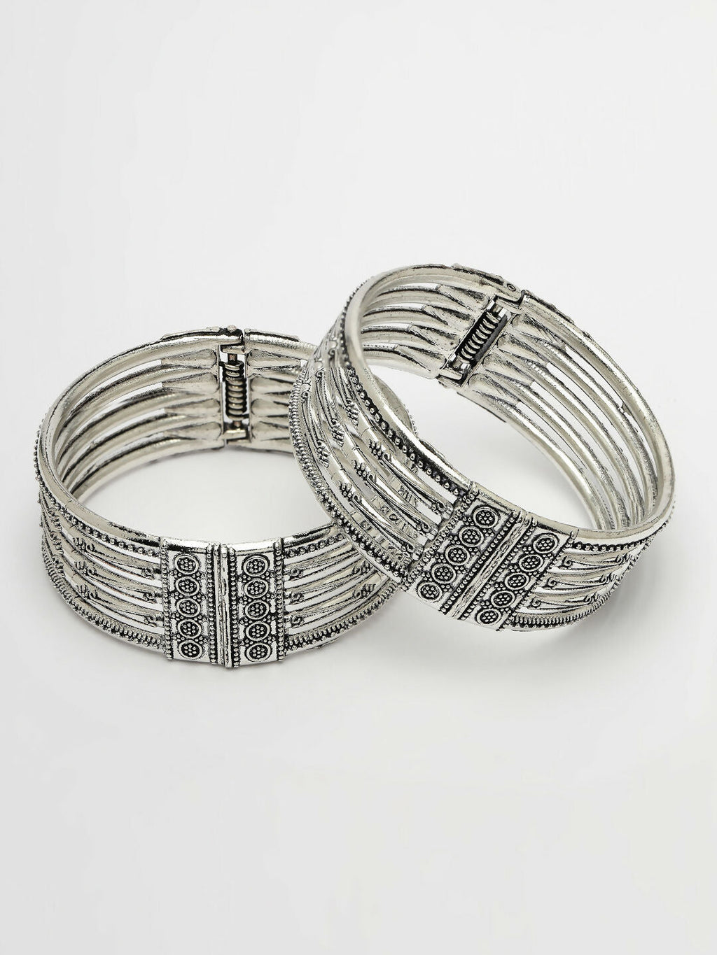 NVR Women's Silver-Toned German Silver Oxidised Kada Bangle