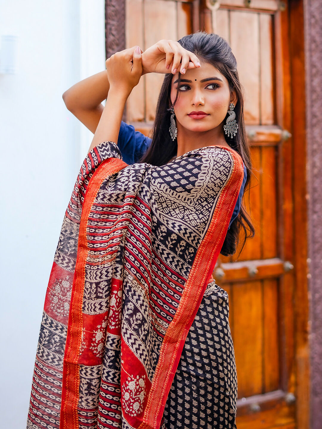 Zibaa Hand-Blocked Pure Maheshwari Silk Navy Blue Saree