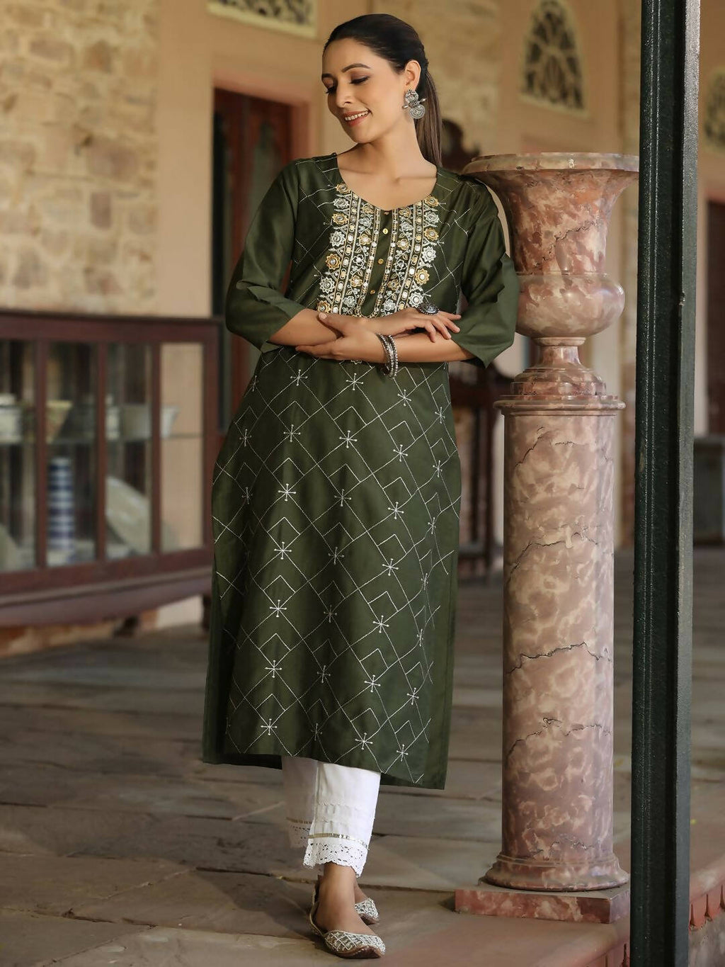 Juniper Women's Green Chinnon Printed Kurta