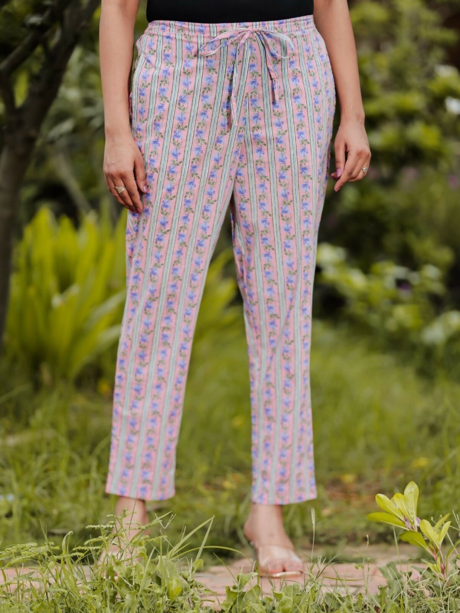 Aramya Straight Soft Cotton Floral Print Women's Kurta Set - Pink