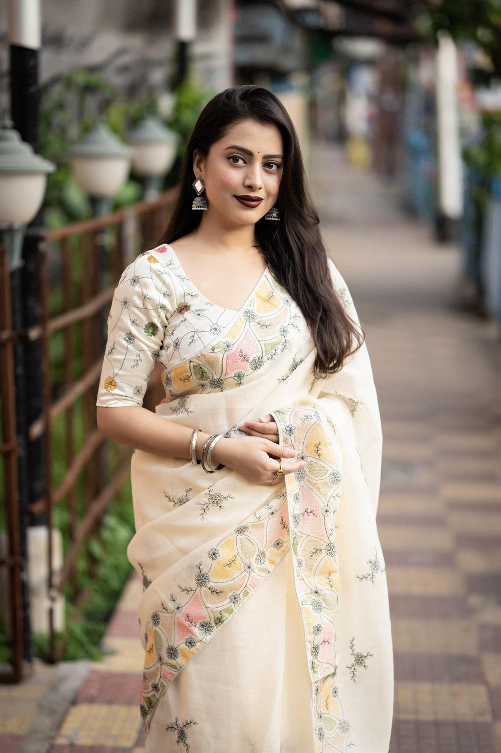 Cream Pure Linen Ethnic Motifs Saree with Unstitched Blouse - Hiral Fashion