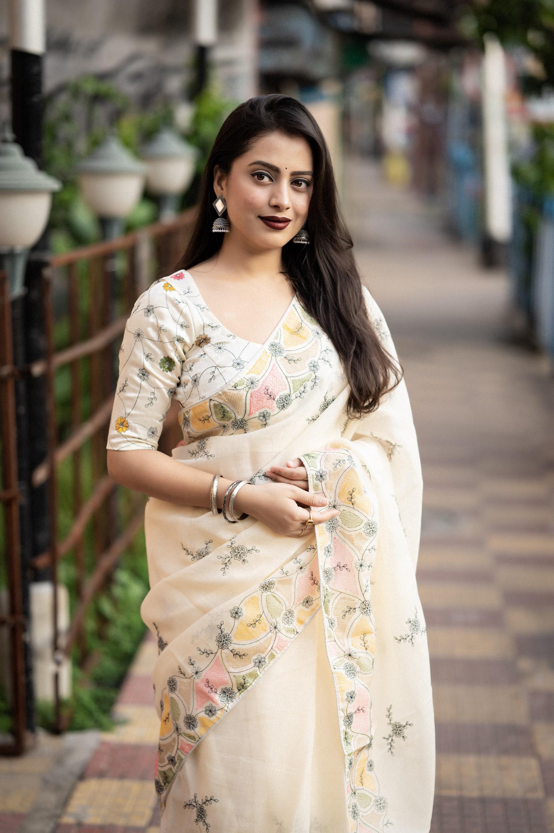 Cream Pure Linen Ethnic Motifs Saree with Unstitched Blouse - A2M