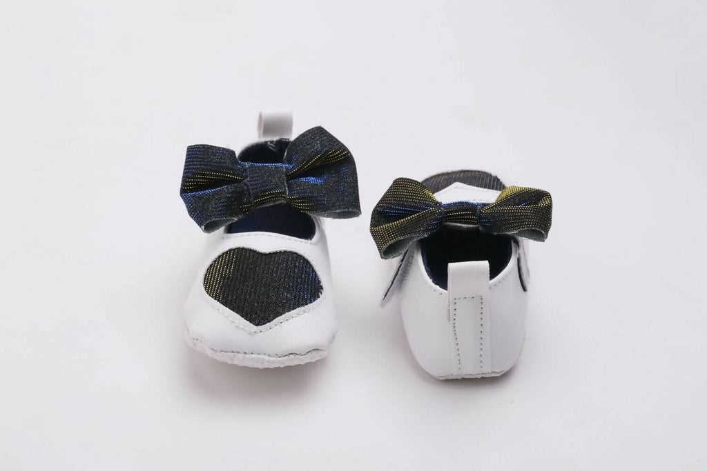 Tiny Bugs Girls Heart Bow Detailing Booties - White & Black