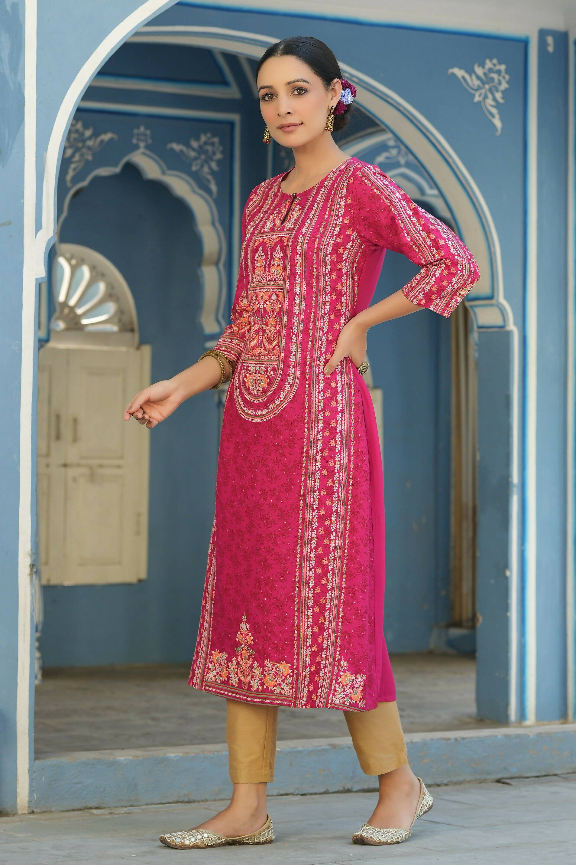 Juniper Women's Fuchsia Rayon Staple Placement Printed A-Line Kurta