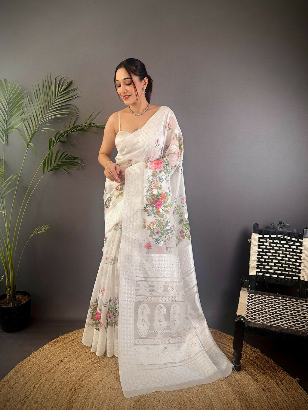 Joban Fashion White Floral Motifs Banarasi Silk Sarees
