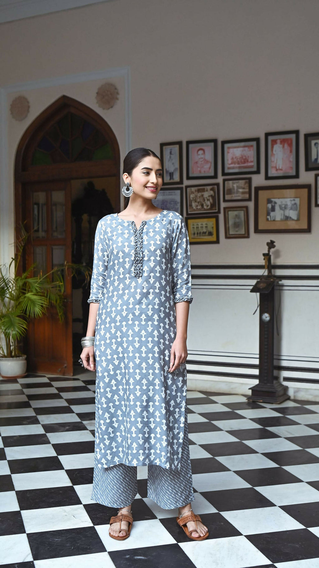 Jyoti Fashion Women's Grey Pure Muslin Heavy Digital Printed Kurta Plazo Set