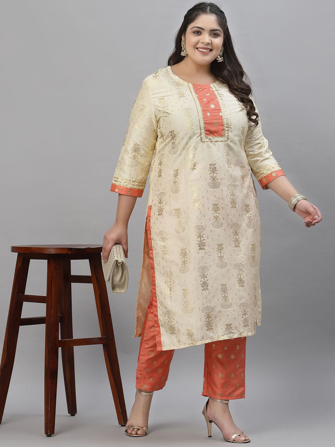 Sztori Plus Size Floral Printed Foil Work Straight Kurta With Trousers