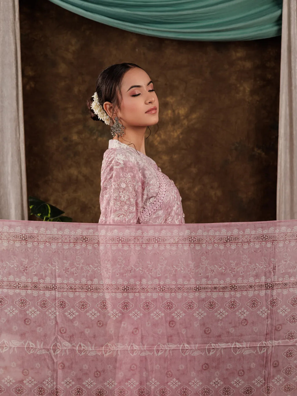 Yufta Pink Cotton Schiffli Kurta Dupatta Set With Lace Detailing