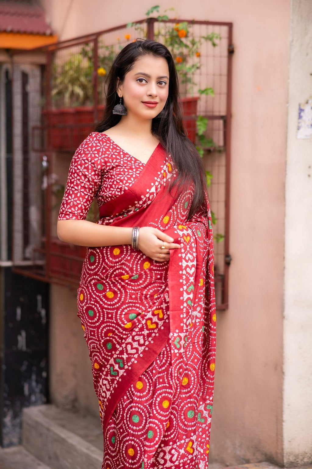 Red Silk Blend Ethnic Motifs Saree with Unstitched Blouse - A2M