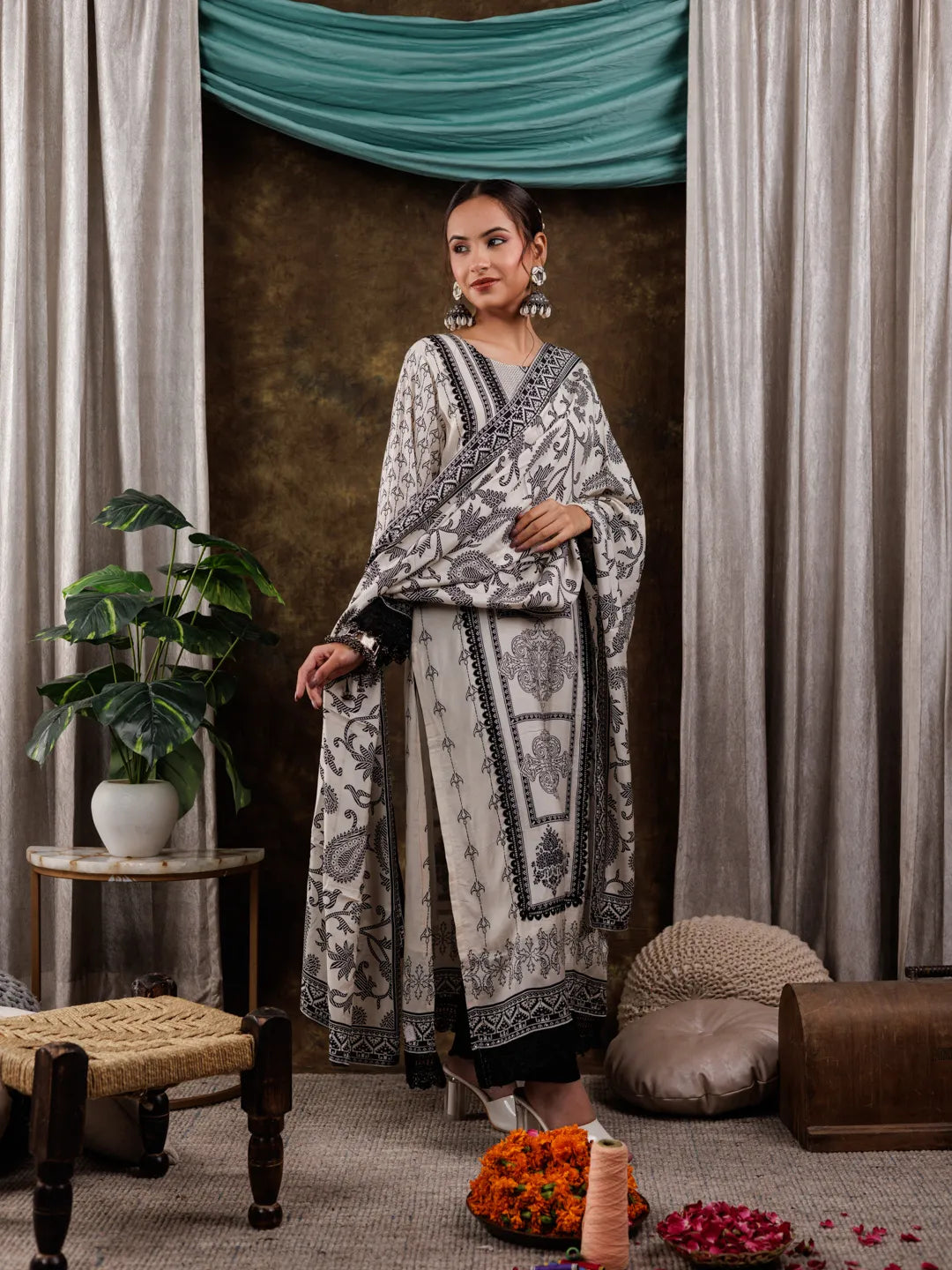 Yufta Pure Muslin Silk White Kurta Dupatta Set